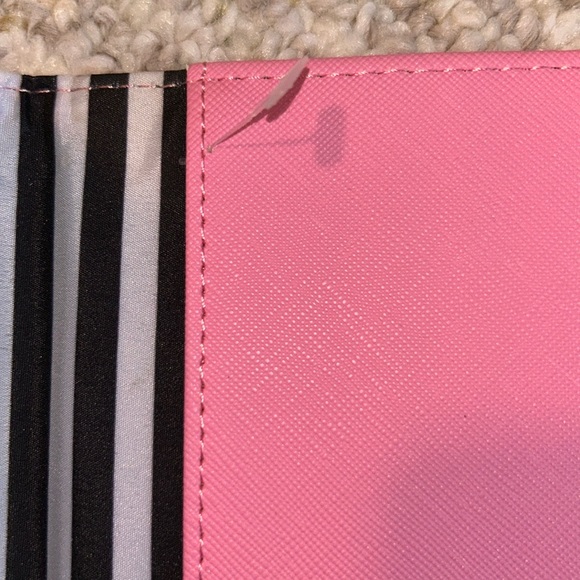 NEW Marc Tetro Pink Cat Bi-Fold Wallet Passport Card Case - Picture 8 of 8